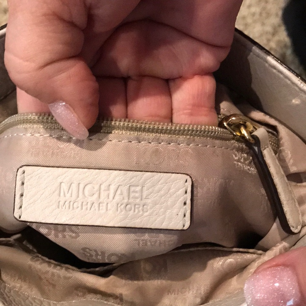 MK beige purse - Picture 4 of 5